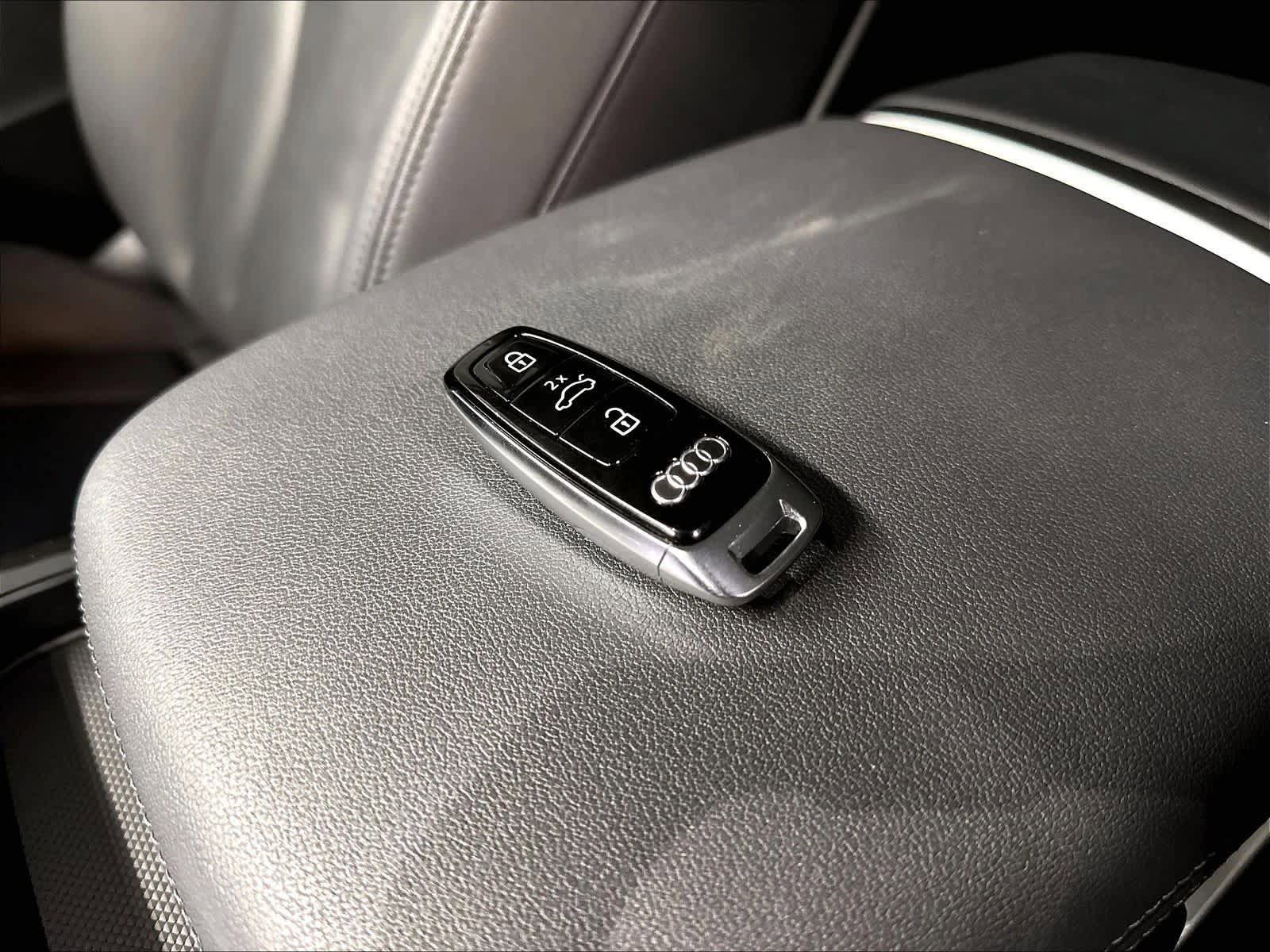 Used 2022 Audi Q7 3.0T Premium w/ Convenience Package AWD/4WD image 12