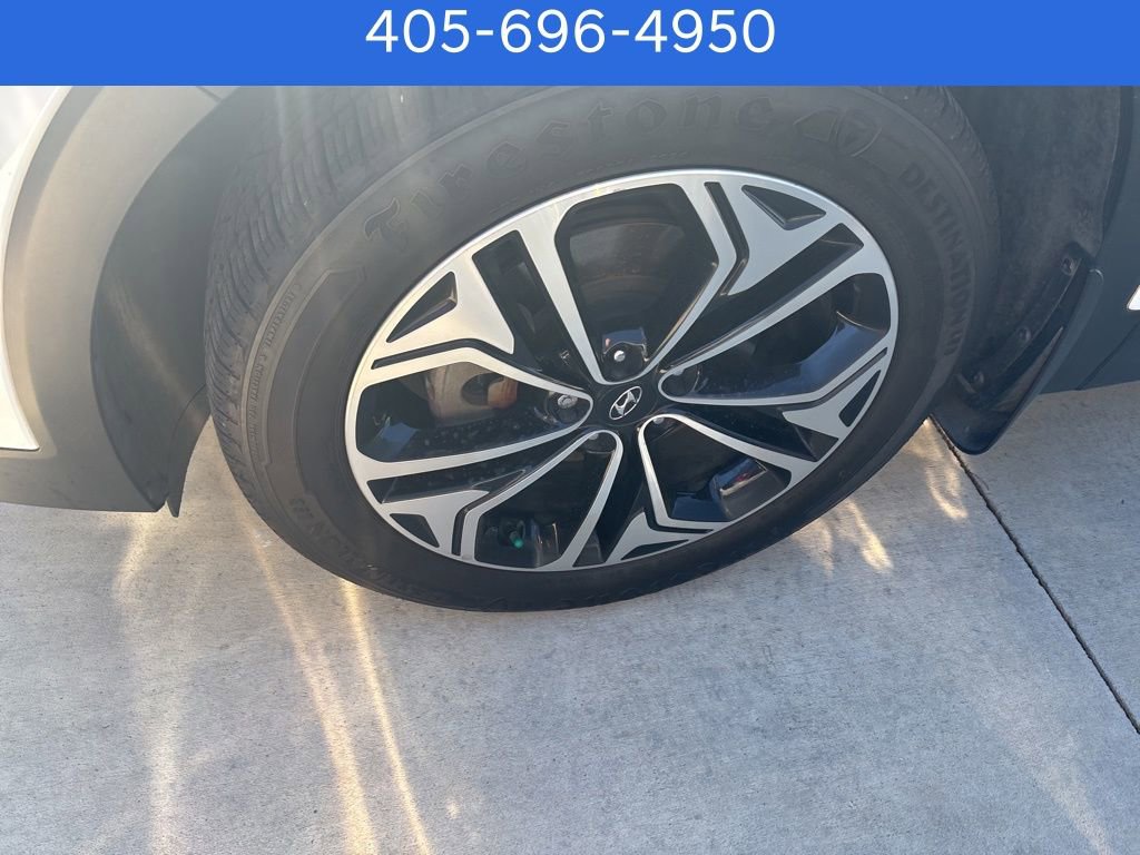 Used 2020 Hyundai Santa Fe SEL image 2