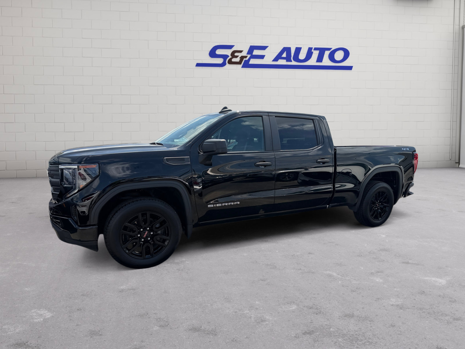 Used 2024 GMC Sierra 1500 Pro w/ Graphite Edition