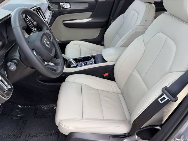 Used 2023 Volvo XC40 B5 Plus w/ Protection Package Premier AWD/4WD image 20