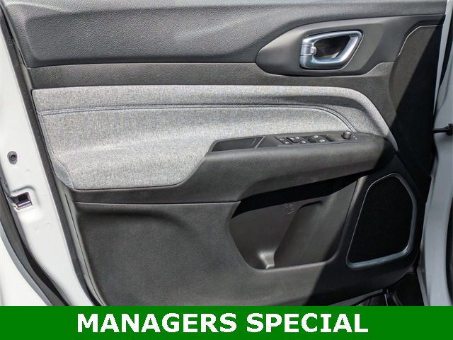 New 2025 Jeep Compass Sport image 12