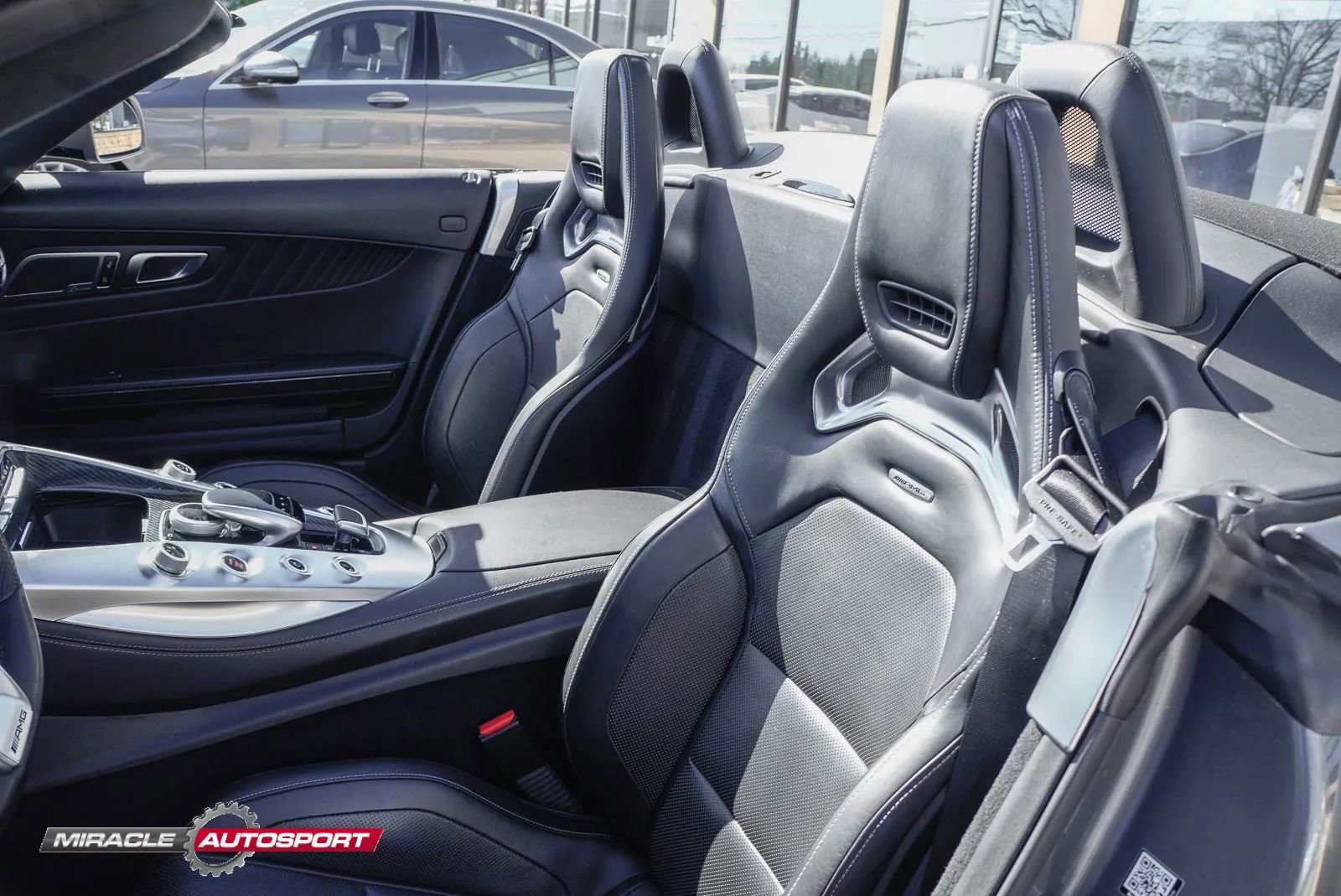 Used 2018 Mercedes-Benz AMG GT Roadster w/ Exclusive Interior Package image 19