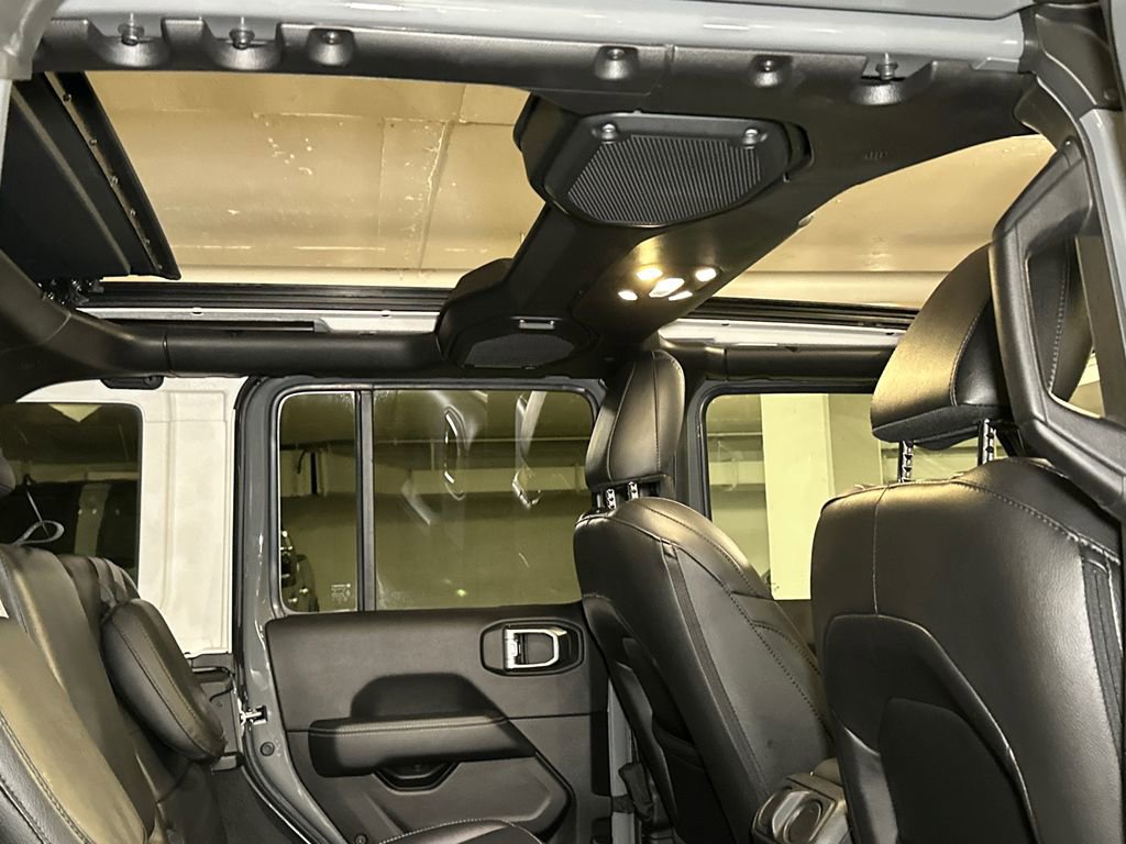 Used 2022 Jeep Wrangler Unlimited Sahara w/ Cold Weather Group image 13