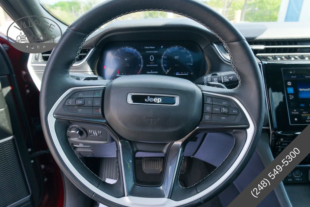 Used 2022 Jeep Grand Cherokee Altitude AWD/4WD image 16