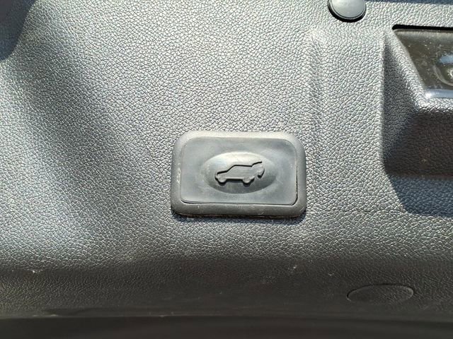 Used 2016 GMC Acadia SLT w/ Technology Package image 25