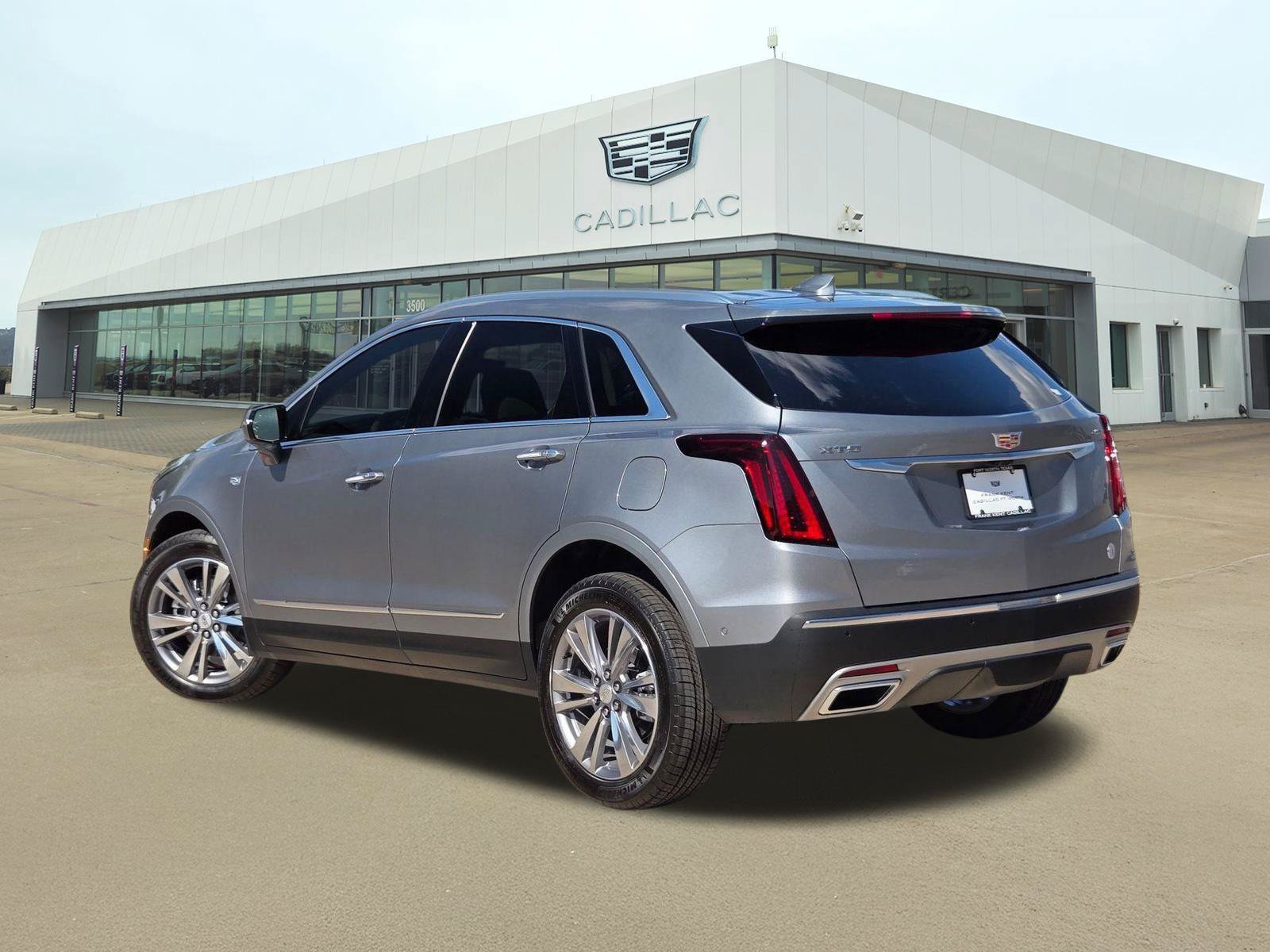 New 2026 Cadillac XT5 Premium Luxury w/ Driver Assist Package FWD image 4