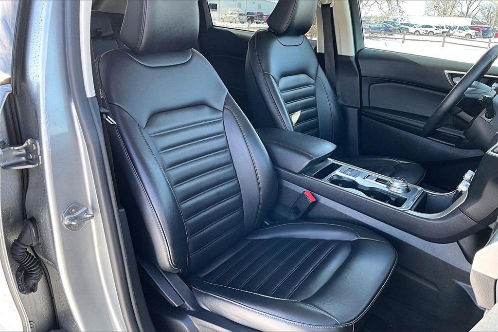 Used 2024 Ford Edge SEL image 7