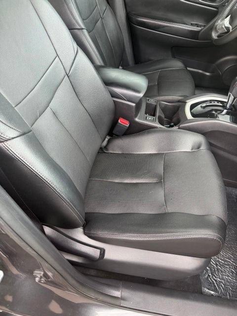 Used 2016 Nissan Rogue SL w/ SL Premium Package AWD/4WD image 9