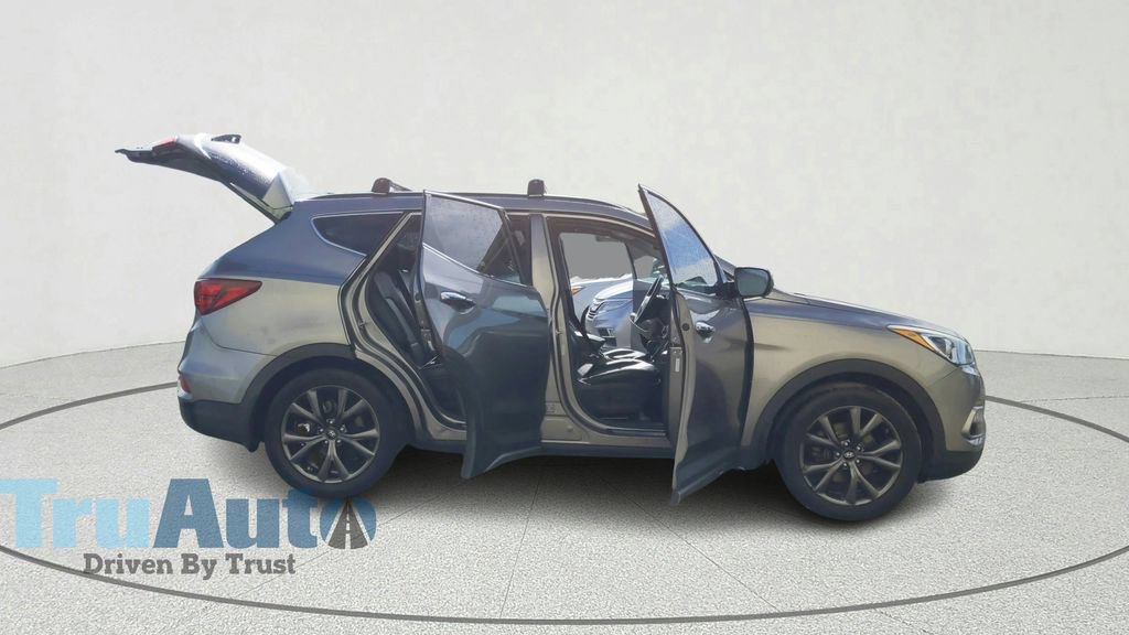 Used 2018 Hyundai Santa Fe Sport FWD image 16