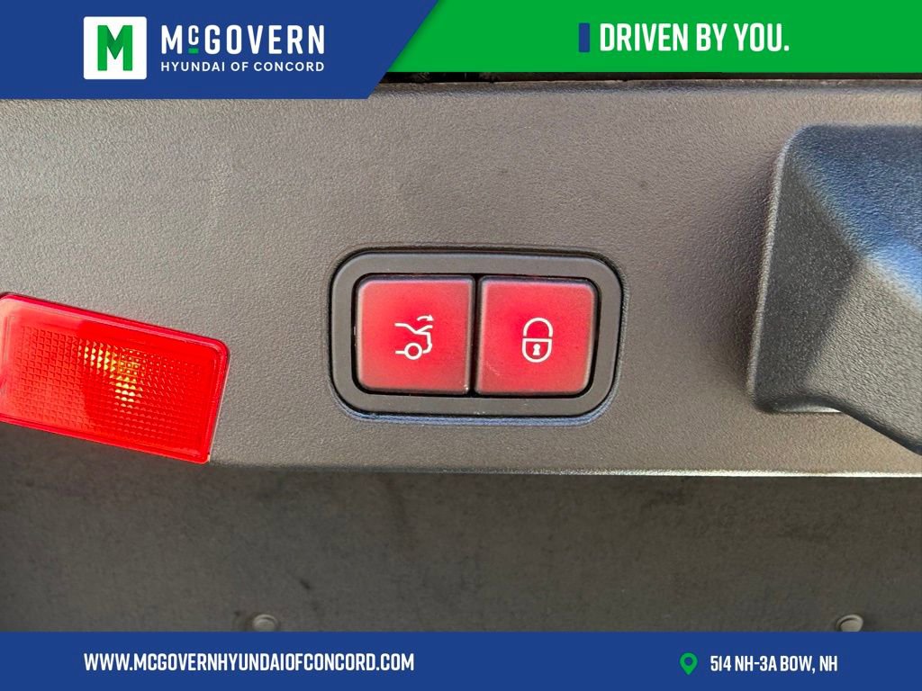 Used 2017 Mercedes-Benz SL 550 image 39