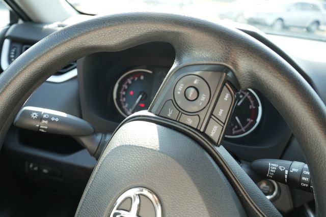 Used 2024 Toyota RAV4 XLE FWD image 25