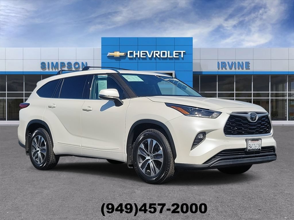 Used 2021 Toyota Highlander XLE