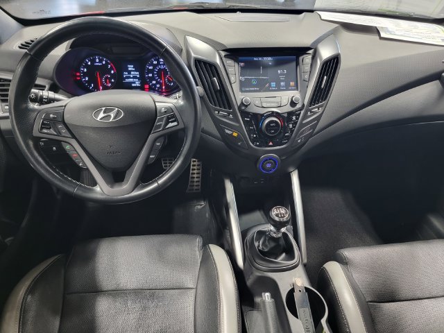 Used 2016 Hyundai Veloster Turbo w/ Option Group 04 FWD image 28