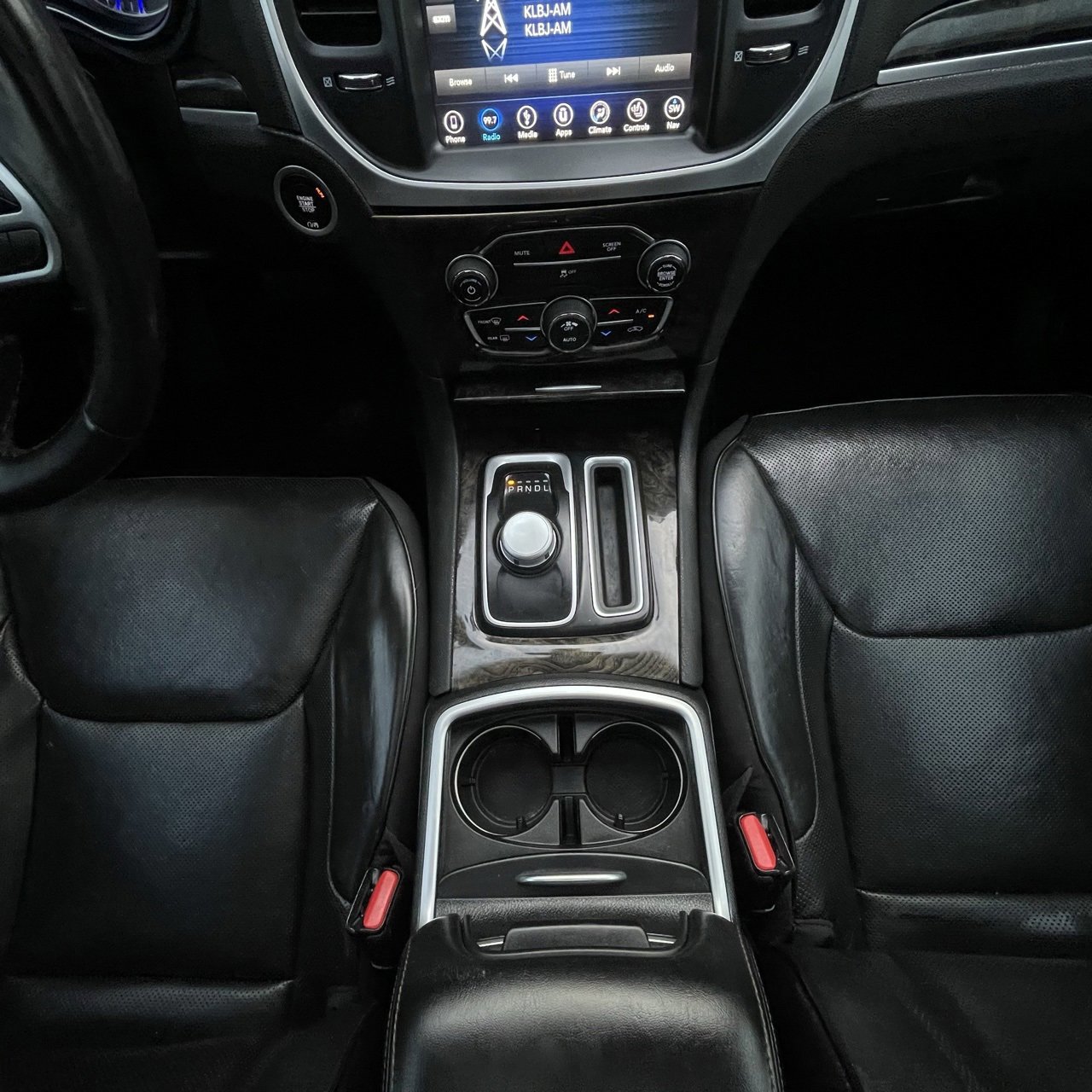 Used 2020 Chrysler 300 Limited image 19