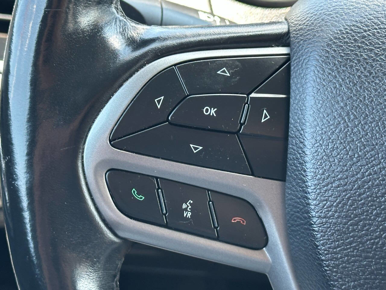 Used 2019 Jeep Cherokee Limited image 33