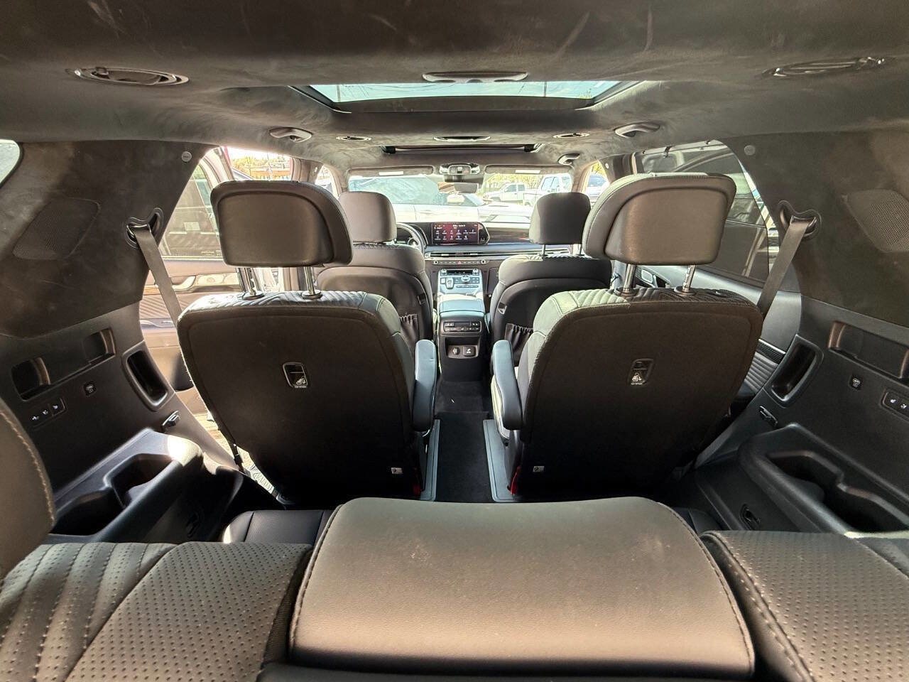 Used 2024 Hyundai Palisade Calligraphy image 21