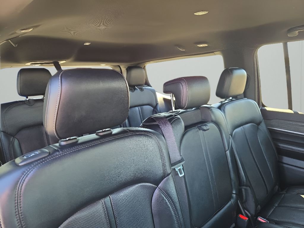 Used 2024 Jeep Wagoneer Series II w/ Flexible Seating Group AWD/4WD image 18