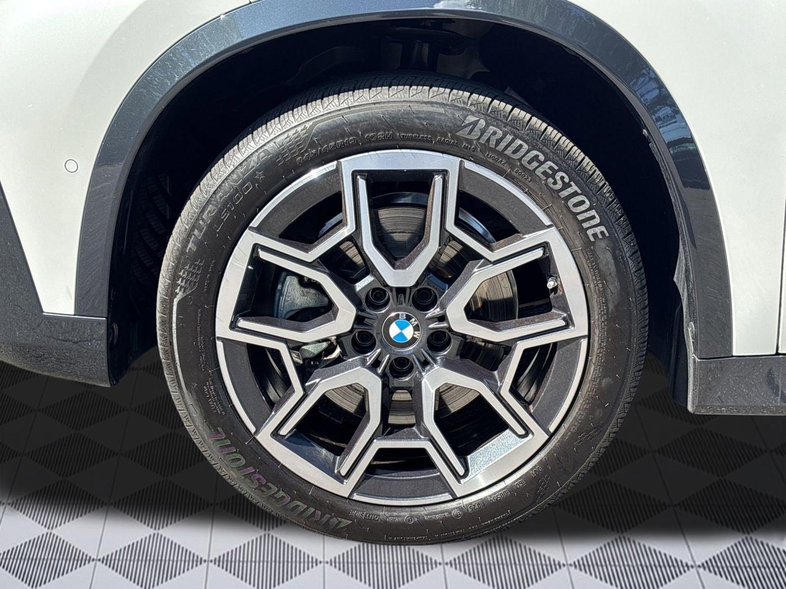 Certified 2025 BMW X1 xDrive28i w/ Technology Package AWD/4WD image 11