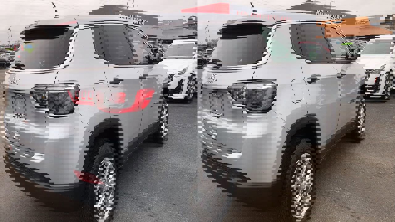 Used 2024 Jeep Compass Sport image 8