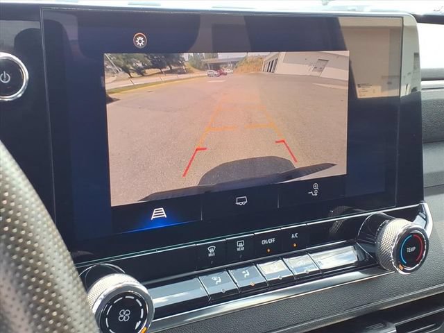 Used 2023 Chevrolet Colorado W/T AWD/4WD image 23