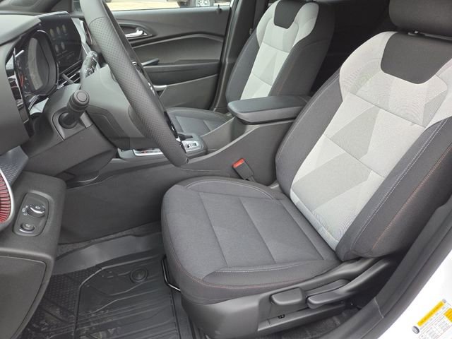 New 2026 Chevrolet Trax RS w/ Driver Confidence Package image 30