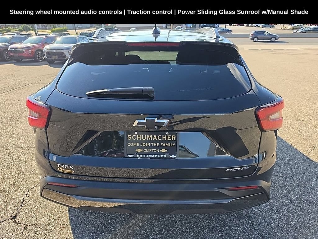 Used 2024 Chevrolet Trax ACTIV w/ Sunroof Package FWD image 4