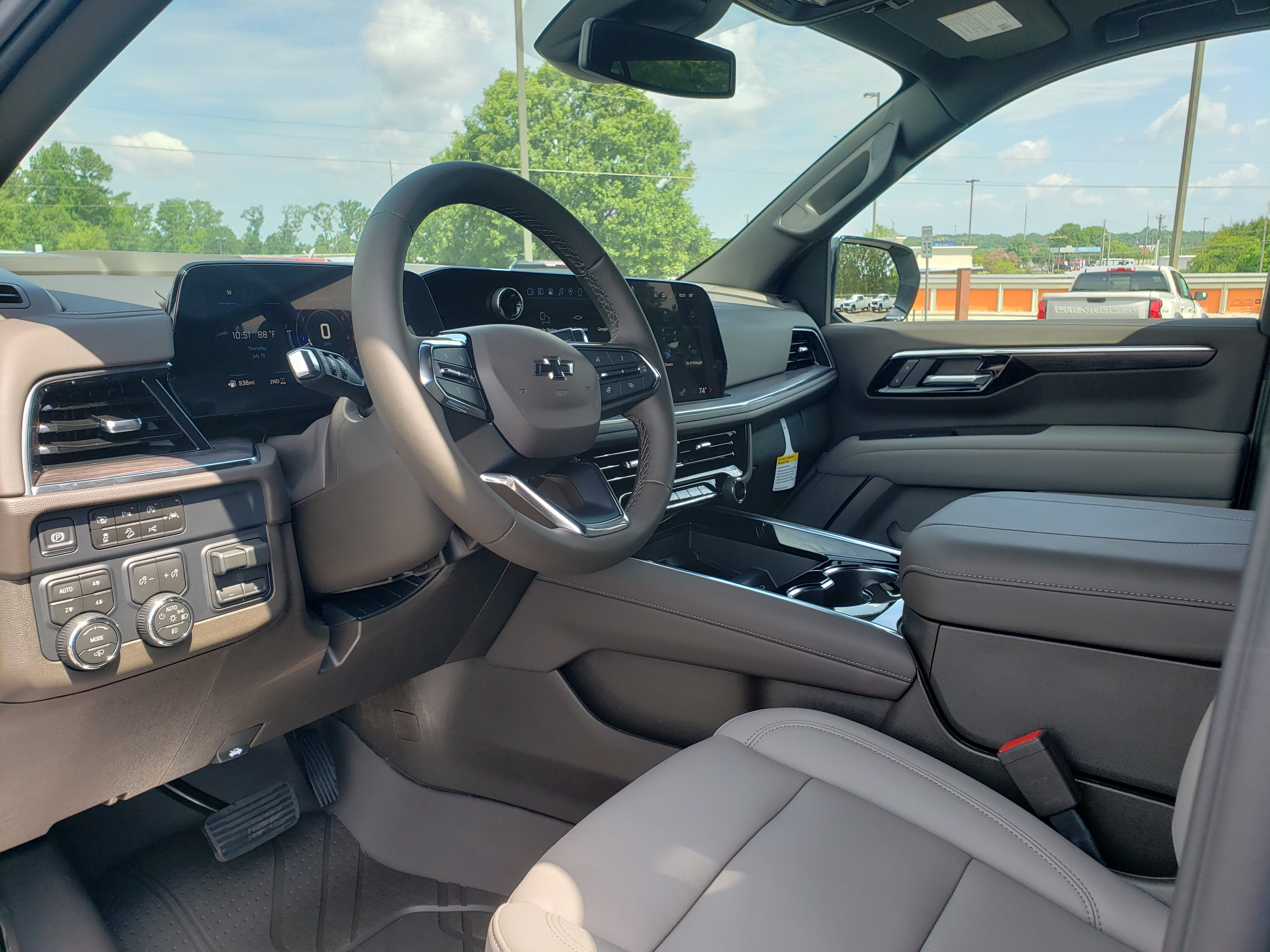 New 2026 Chevrolet Suburban Z71 w/ Z71 Off-Road Package AWD/4WD image 29