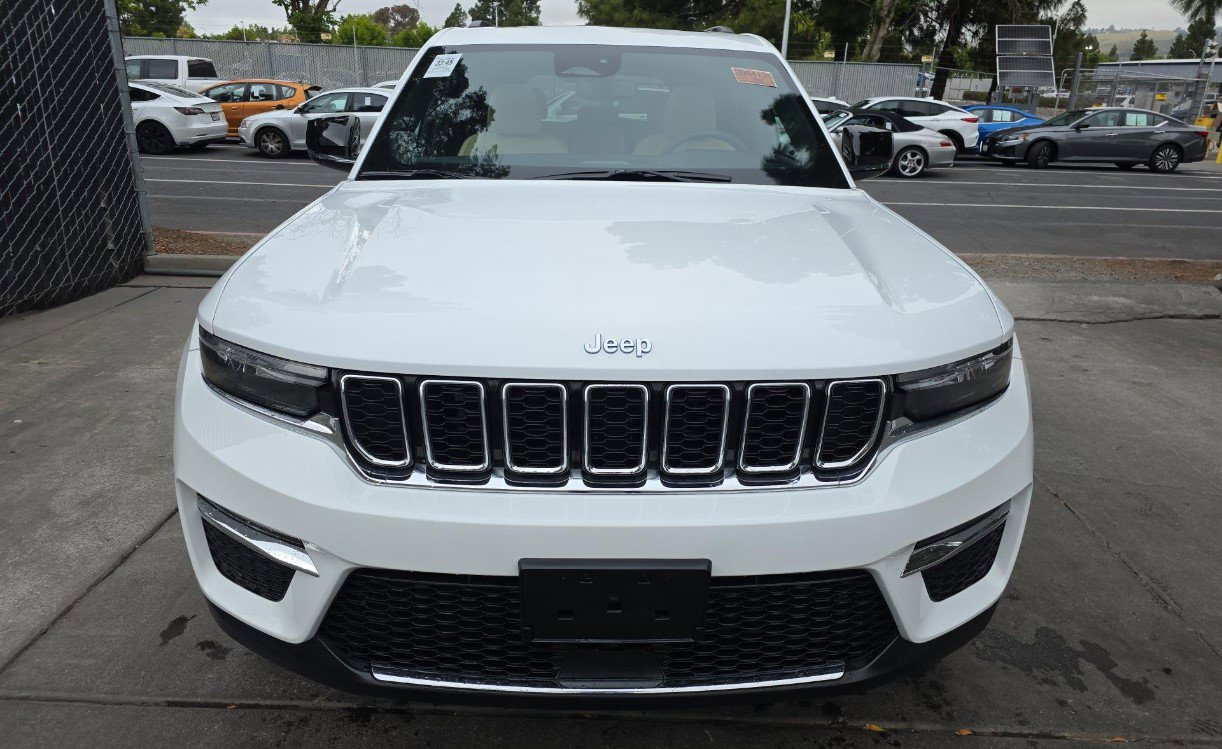 Used 2022 Jeep Grand Cherokee Limited 4xe AWD/4WD image 3