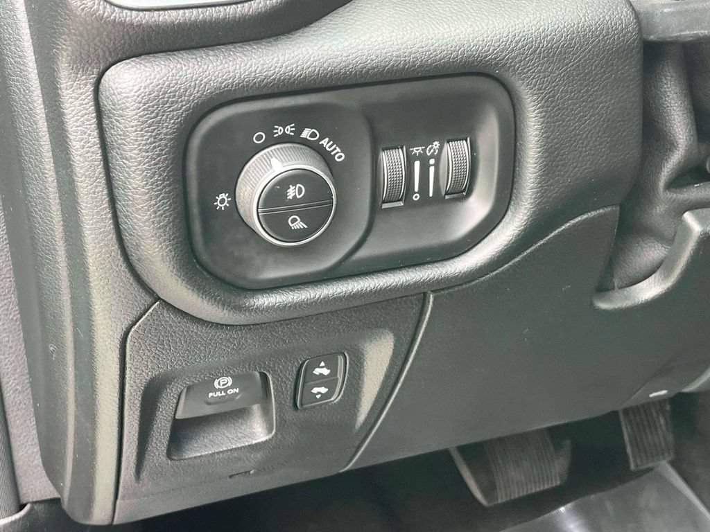 Used 2021 RAM 1500 Laramie AWD/4WD image 18