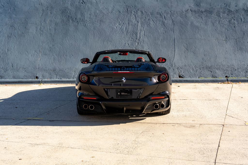 Certified 2022 Ferrari Portofino M image 9