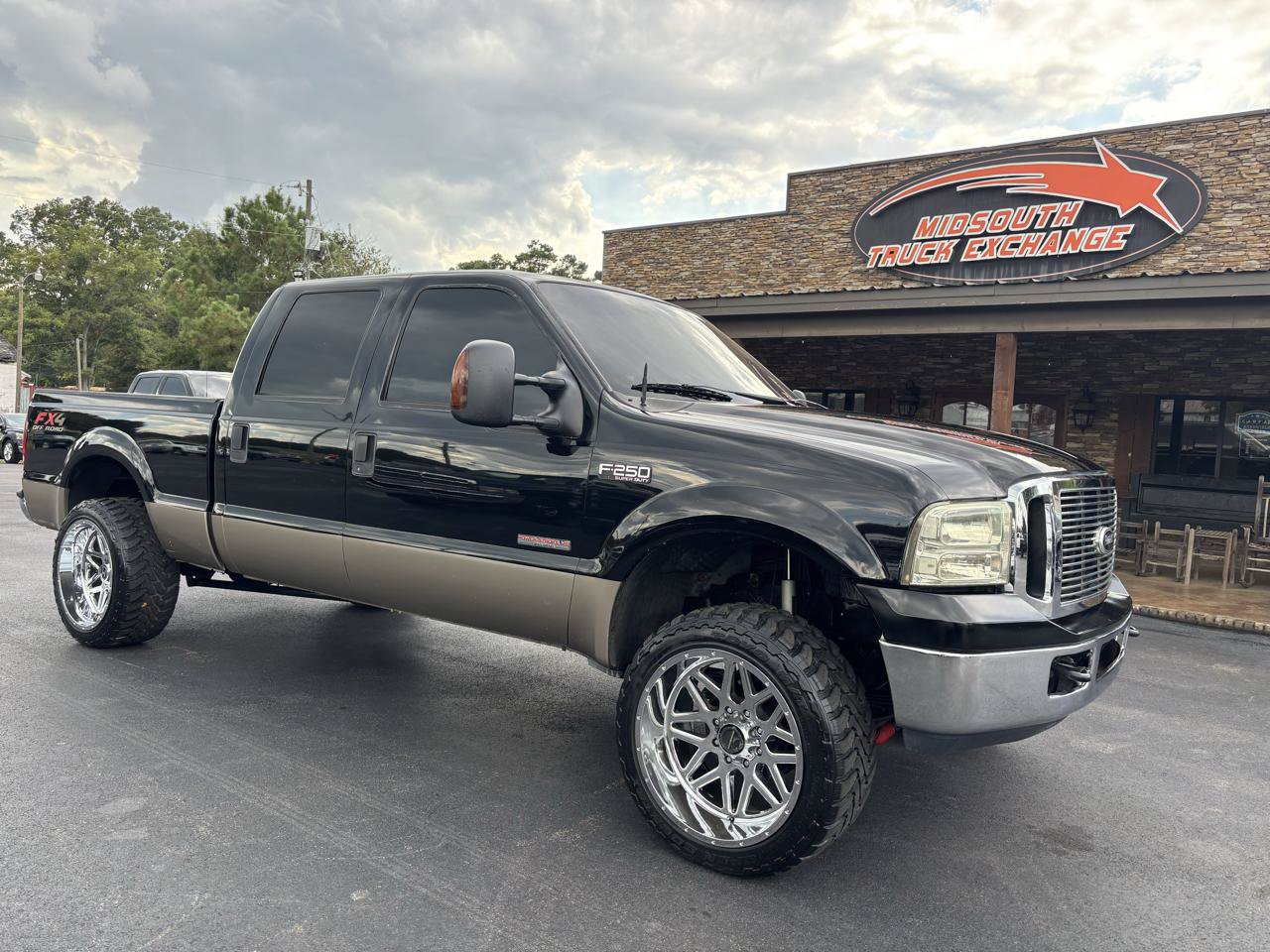 Used 2004 Ford F250 Lariat AWD/4WD image 2