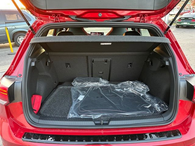 New 2026 Volkswagen GTI SE FWD image 21
