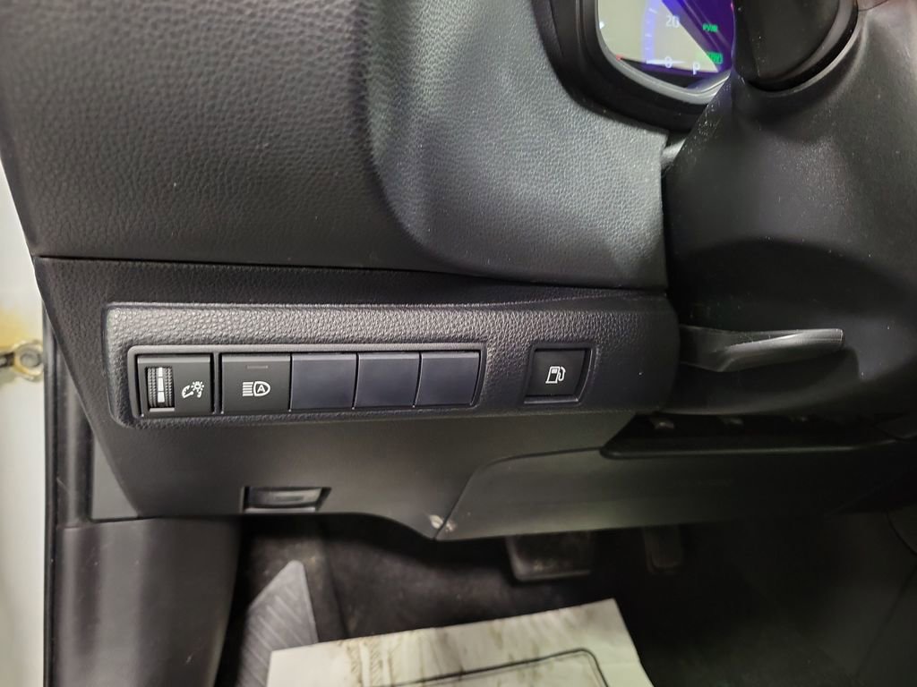 Used 2020 Toyota Corolla LE image 20