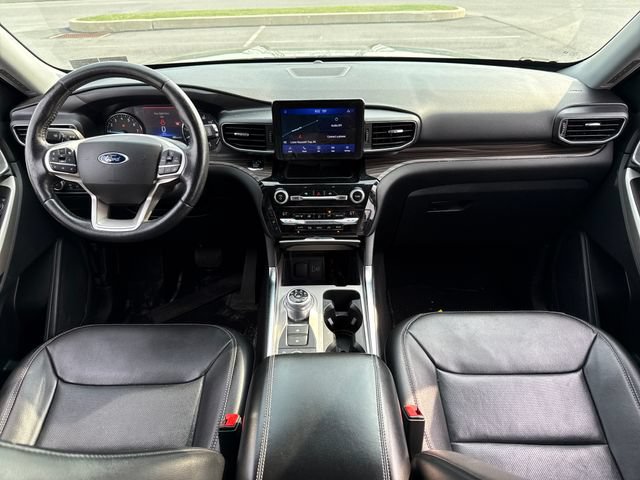 Used 2021 Ford Explorer Limited w/ Equipment Group 301A AWD/4WD image 17