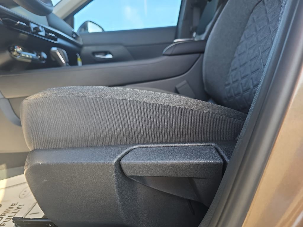 New 2026 Nissan Kicks SV w/ SV Premium Package image 31