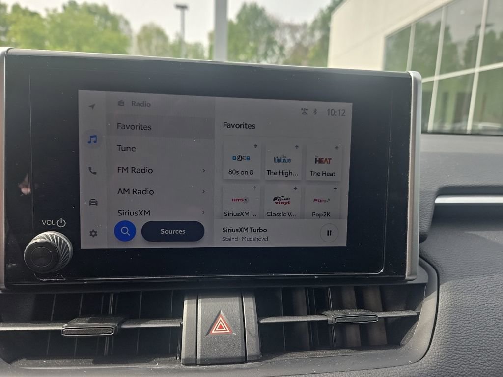 Used 2025 Toyota RAV4 XLE w/ Convenience Package image 4