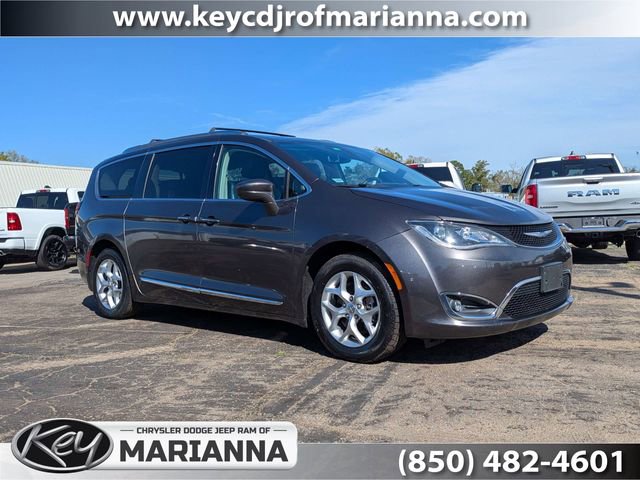 Used 2020 Chrysler Pacifica Touring-L w/ Tire & Wheel Group image 1