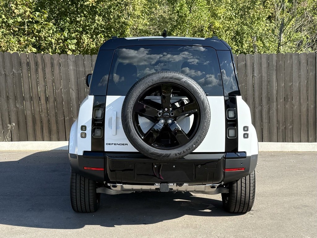 New 2026 Land Rover Defender 110 S image 4