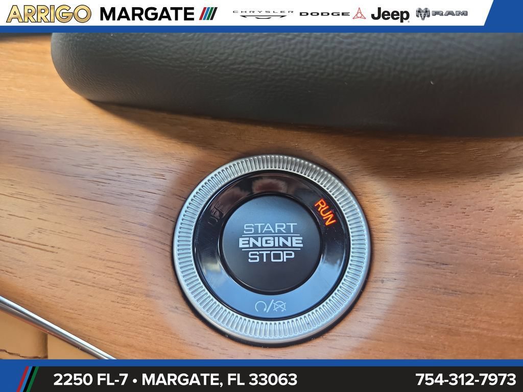 New 2025 Jeep Grand Cherokee L Summit AWD/4WD image 32