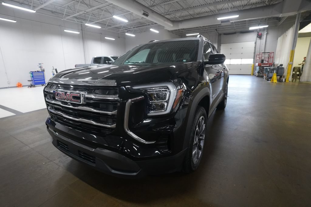 Used 2025 GMC Terrain Elevation w/ Elevation Premium Package AWD/4WD image 12