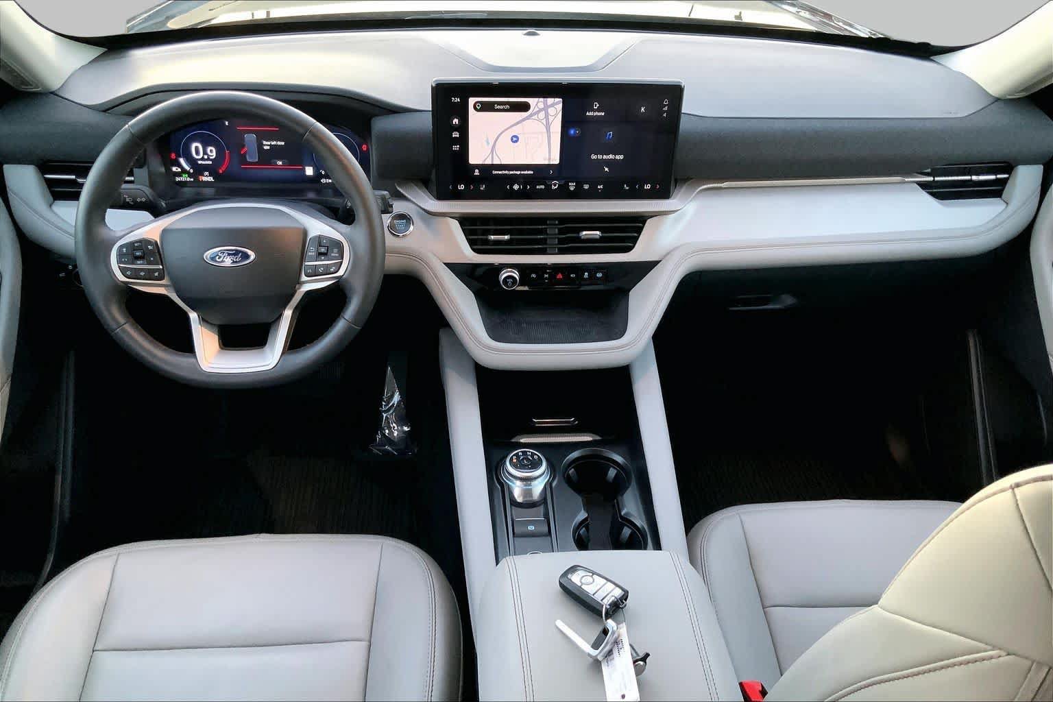 Used 2025 Ford Explorer Active w/ Active Comfort Package RWD image 14