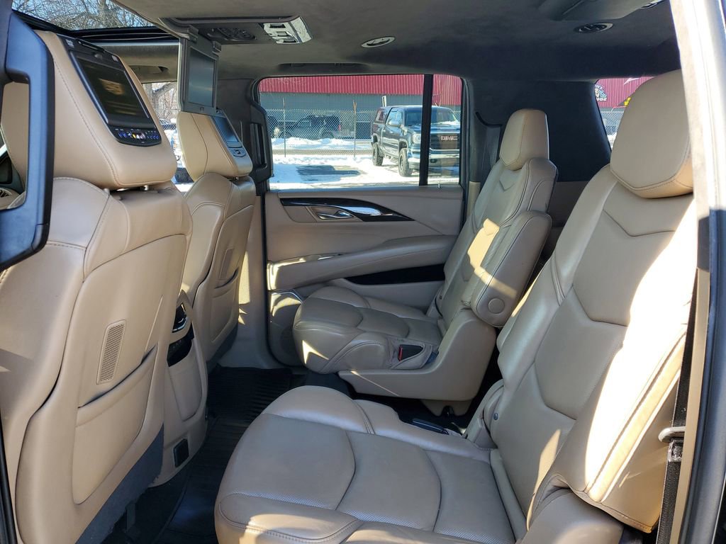 Used 2018 Cadillac Escalade ESV Platinum image 28