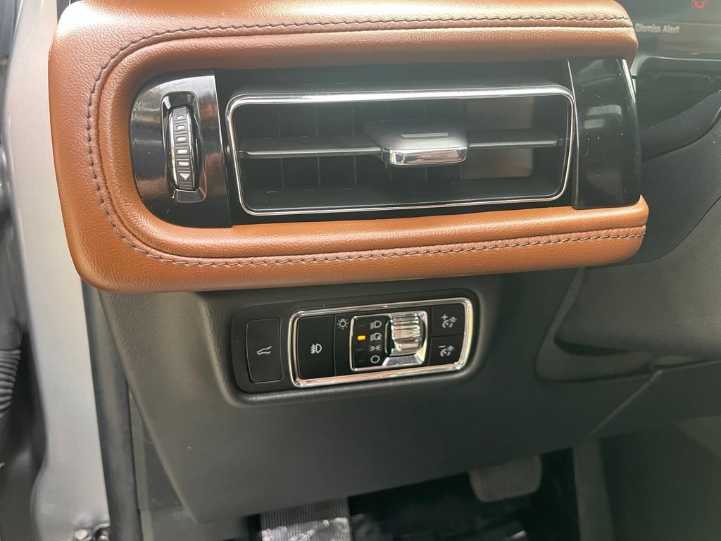 Certified 2023 Lincoln Aviator Reserve w/ Equipment Group 201A AWD/4WD image 41