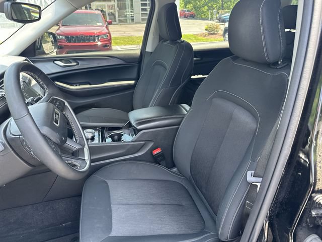 Used 2023 Jeep Grand Cherokee L Laredo w/ Luxury Tech Group I AWD/4WD image 15
