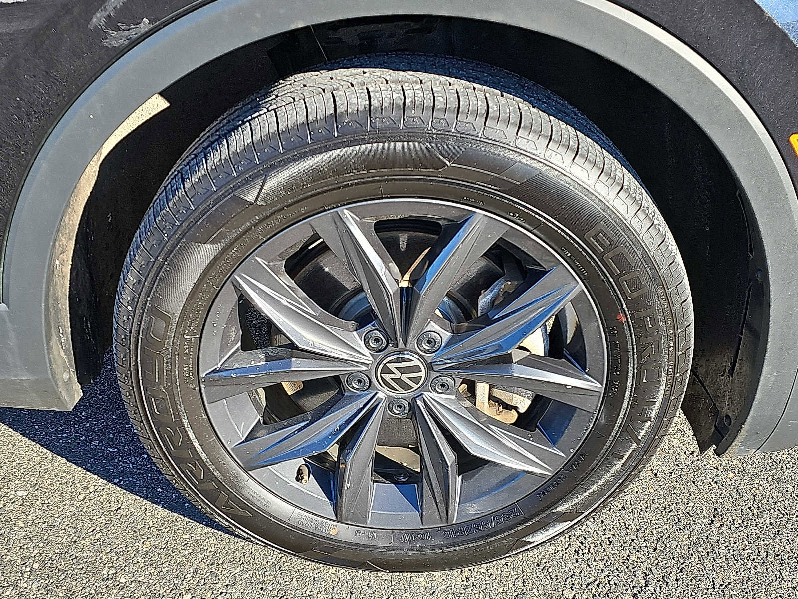 Used 2024 Volkswagen Tiguan SE image 8