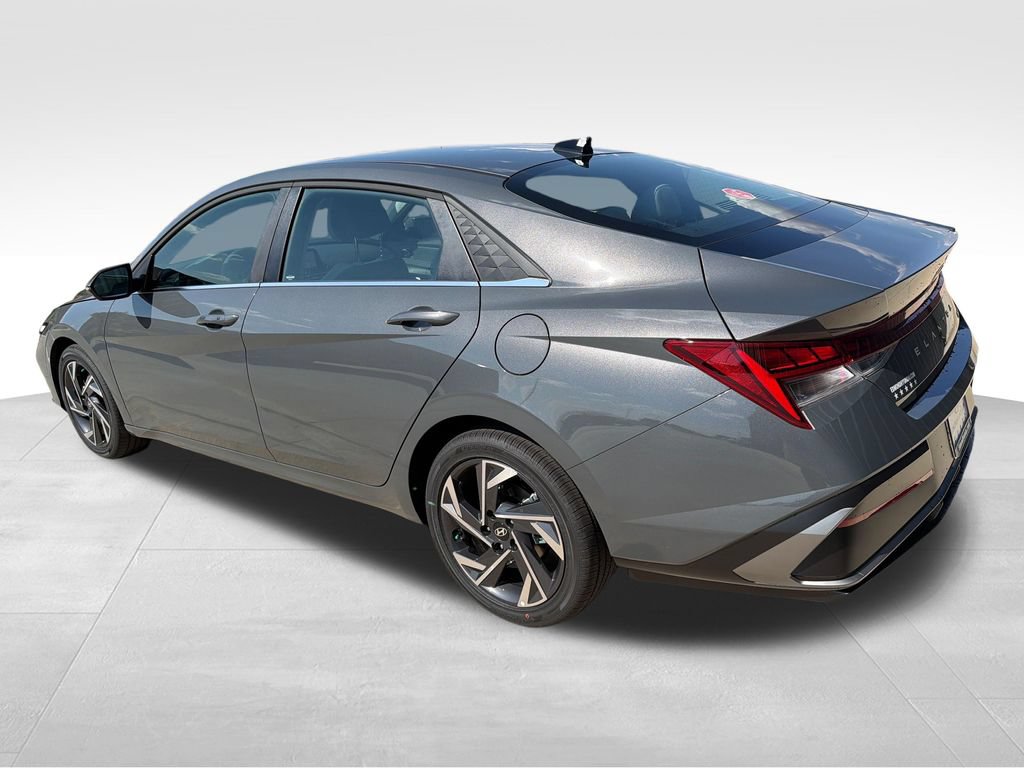 New 2026 Hyundai Elantra Limited FWD image 4