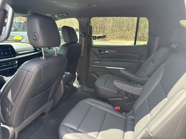 Used 2025 Chevrolet Traverse LT image 10