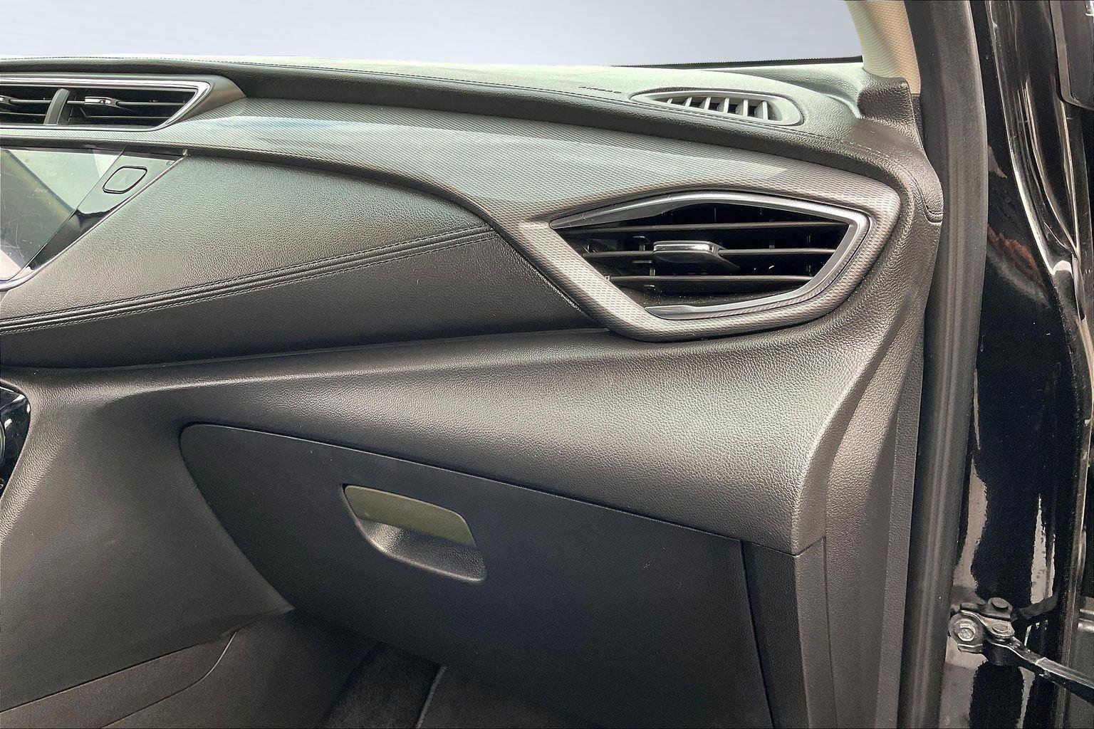 Used 2022 Buick Encore GX Essence w/ Advanced Technology Package image 17