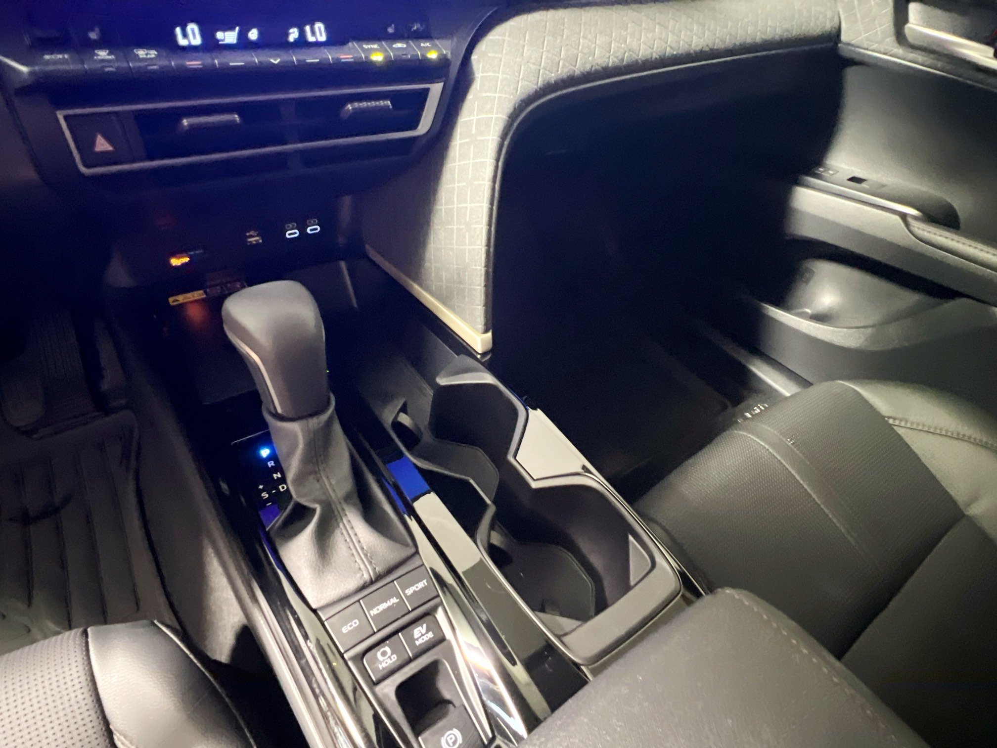 Used 2025 Toyota Camry XLE FWD image 25