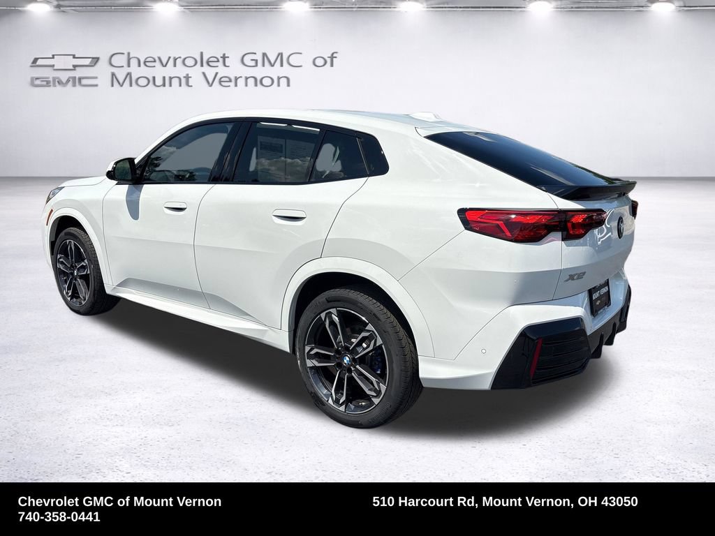 Used 2026 BMW X2 xDrive28i w/ M Sport Package AWD/4WD image 4